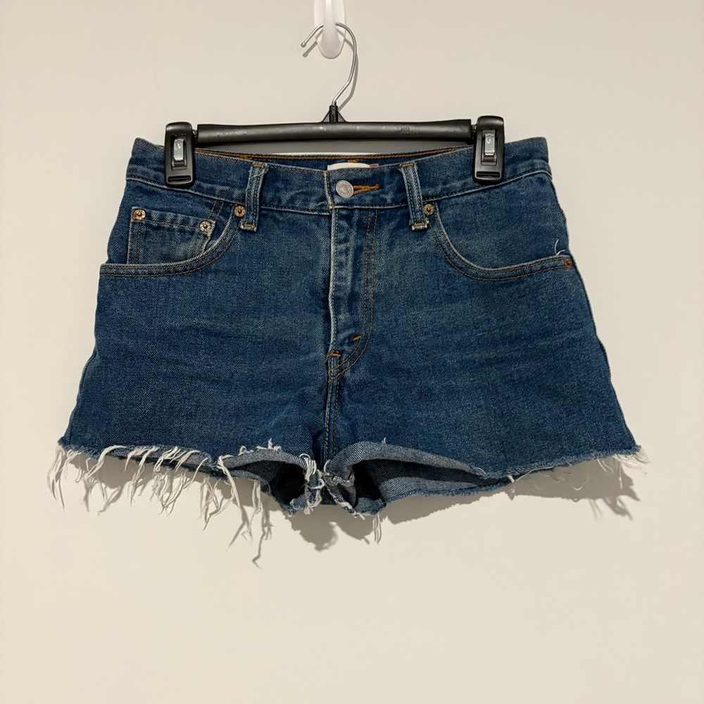 Levi’s 550‎ Cutoff Denim Jean Shorts medium wash Size 4